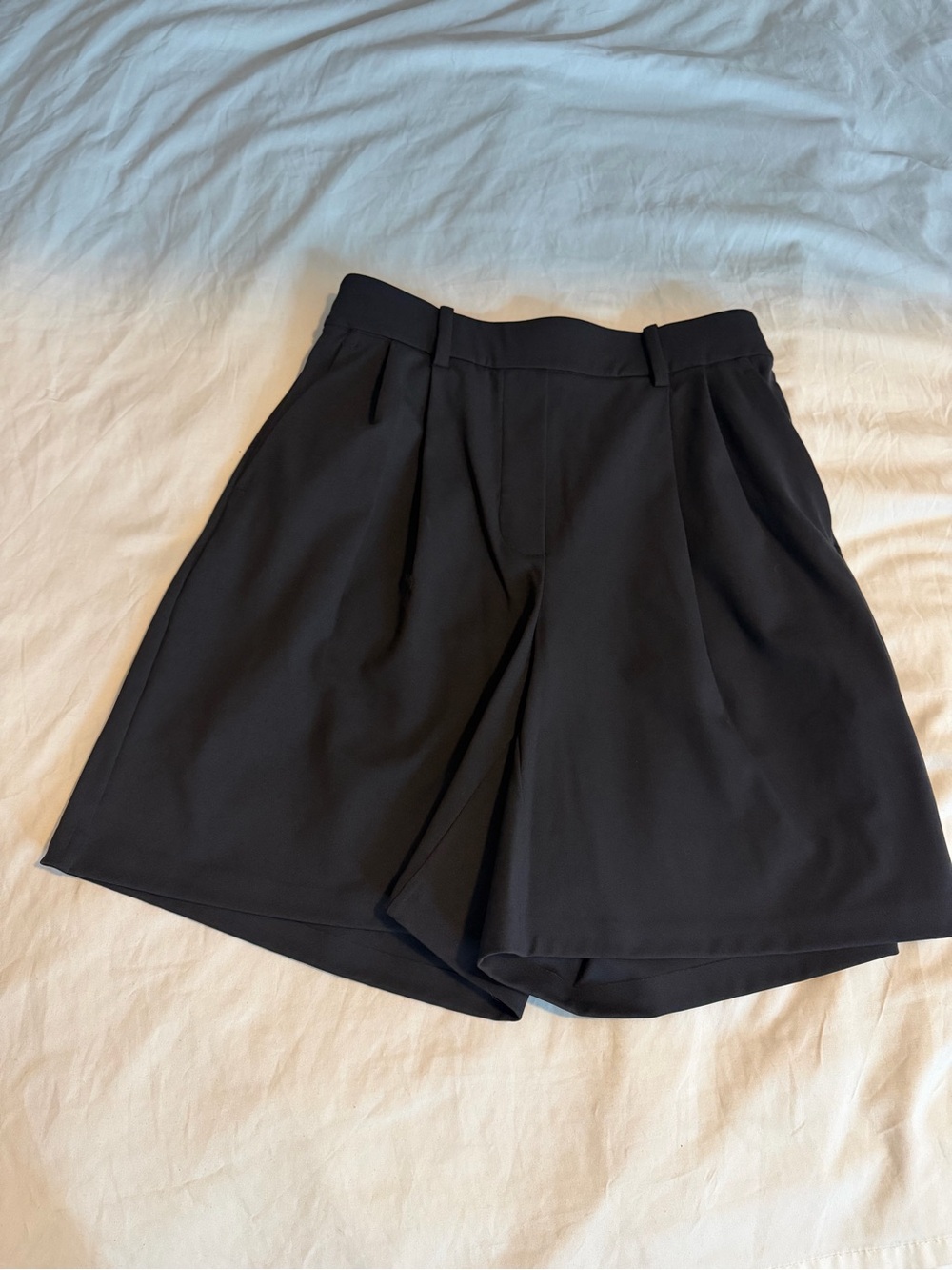 Lululemon Daydrift Pleated High-Rise Short 7" - Picture 4 of 9
